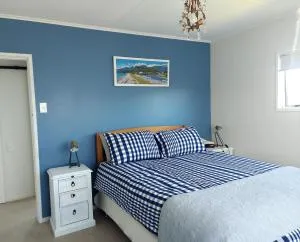Three Doors Whole 3bdr Home Central Motueka - Riwaka