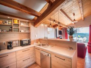 Maisons de vacances Stone Villa with Panoramic Views : photos des chambres