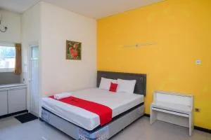 RedDoorz near Exit Tol Krapyak Semarang 3 - Kalibanteng-lor