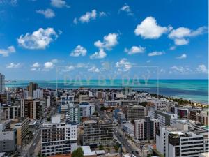 Urban 750 by Day by Day