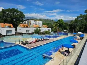 Casa Luna Santa Fe - 圣菲德安蒂奥基亚