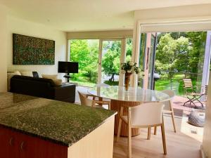 Lake Daylesford Villa2 Lake frontage pet friendly - Villas, Daylesford