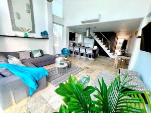 Depto 2 Pisos, Vista Alberca. A 50 mts Del Mar