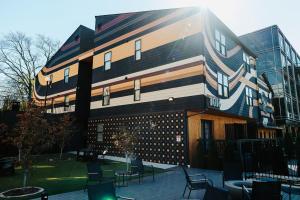 Songwriters Suite #108