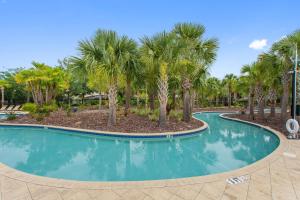Minutes to Disney! 5-Bed Oasis in Gated Solterra