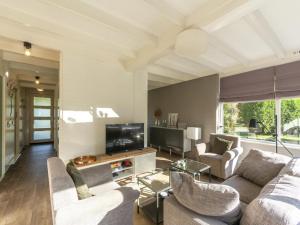 Bungalow in Sint Maartenszee with garden