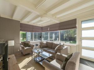 Bungalow in Sint Maartenszee with garden