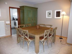 Three-Bedroom Apartment room in Hotel Restaurant Felderbock