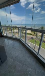 Frente mar, pé na areia !!