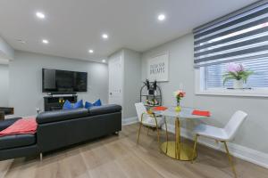 2 Bedroom Private Suite-Parking-Near Hospital and Airport