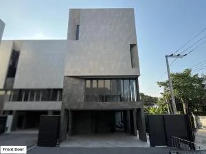 Luxury Home Office Srinakarin - Bangna