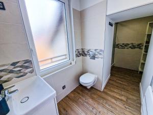 Maisons de vacances Magnum 80 Terrasse & Climatisation - 6 personnes - BnB Epernay : photos des chambres