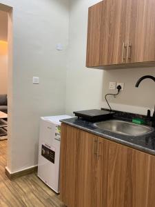 شقة فاخرة بمدخل خاص و باب ذكي Apartment with private entrance and self-entry