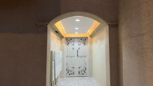 شقة فاخرة بمدخل خاص و باب ذكي Apartment with private entrance and self-entry