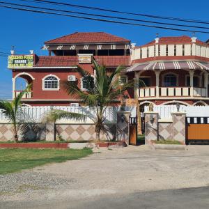 Paradise place grande single roof top room