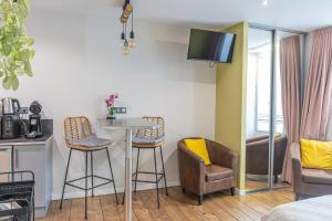 Appartements Studio 86 - Climatisation & proche centre-ville- 2 personnes - BnB Epernay : photos des chambres