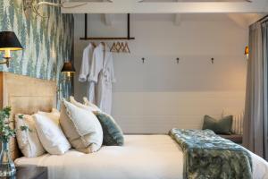 The Strand at The Vineyard McLaren Vale - King BR, Comp Minibar, Breakfast Prov, Fireplace