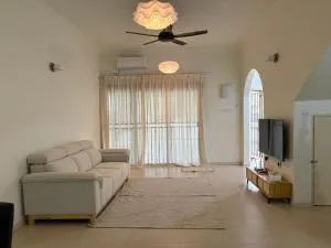 Sunny Hill Homestay - Kampong Alor Akar