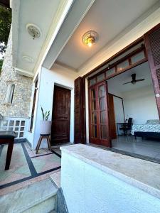 Quarto de frente para o mar