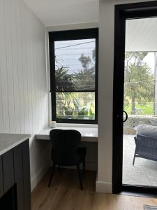 Executive 1 bed opposite Long Reef Golf Course