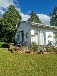 The Cottage on the Corner - 海姆维尔