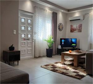 Elenas City Center Apartment