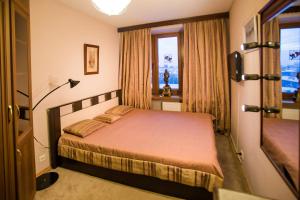 Two-Bedroom Apartment room in AG Apartment Basseynaya 53