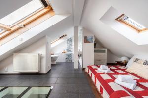 Charming Prague Apartment in Vrovice with Roof Terrace