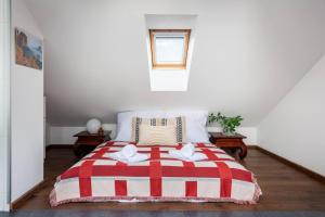 Charming Prague Apartment in Vrovice with Roof Terrace