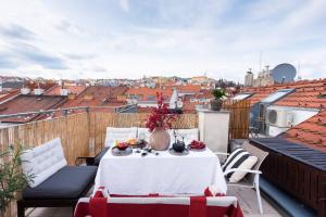 Charming Prague Apartment in Vrovice with Roof Terrace