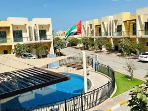 Family-Friendly Villa 1br with Play Area+Pool. UAE - 甘图特