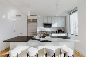 Blueground Midtown West 2bd apartment NYC-1600