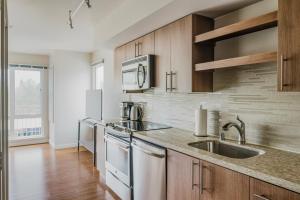 Blueground Bellevue AC balcony nr park SEA-825