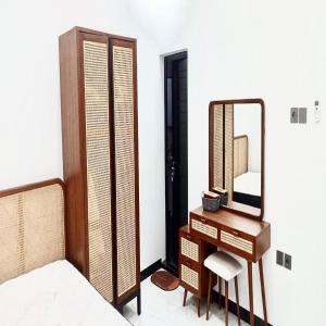 Rumah 5KT Sby Brt dkt Kidzania