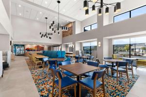 Hampton Inn & Suites Corona, Ca