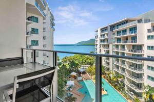 99 Cairns Tropical Escape - Ocean Views, CarPark