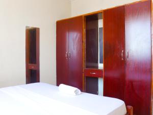 Beach Road Luxury Homes