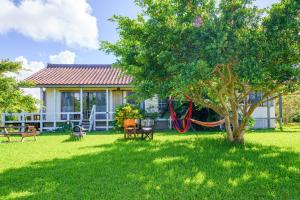 オーシャンビュービーチ迄徒歩8分広い庭のゆったりヴィラ電動自転車2台無料海と星とガジュマルブランコ