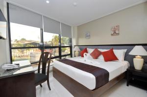 717 Cesar Place Hotel