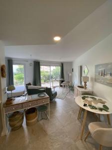 Studio LA ROCHELLE - LR740-001