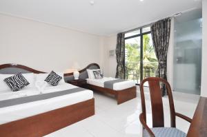 717 Cesar Place Hotel