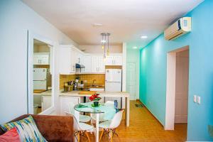 Beautiful 2-bedroom apartment in Cocotal with amazing lake views and pools