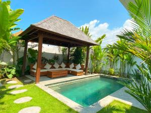 Villa Empat at Lima Bay