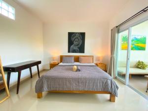 Villa Empat at Lima Bay