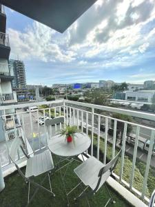 Shell Residences Mall of Asia FAMILY ROOM