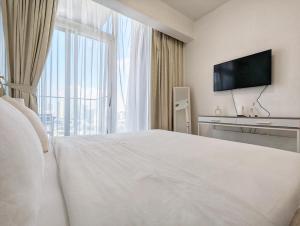 Fully Furnished Cozy Studio at JVC Dubai, Short Drive to Dubai Marina, JBR, Downtown Dubai