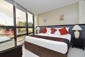 717 Cesar Place Hotel