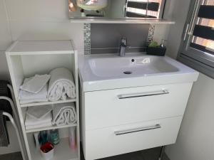Appartements Beau Studio climatise, parking prive Sanary centre : photos des chambres