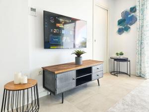 Modern 2 bed apartment Riviera close to the beach