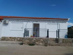 Loutsa Finikounta, 1room Apartment on the beach